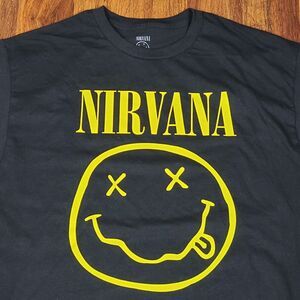 Nirvana Shirt Mens Large Band Tee Kurt Cobain Grunge Music Nevermind Smiley
